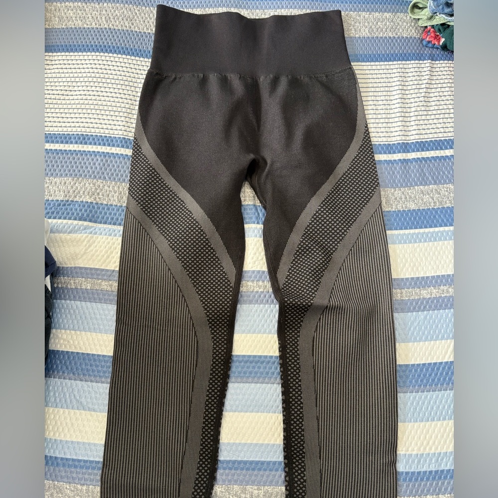 Fabletics Black and Gray Patterned Leggings